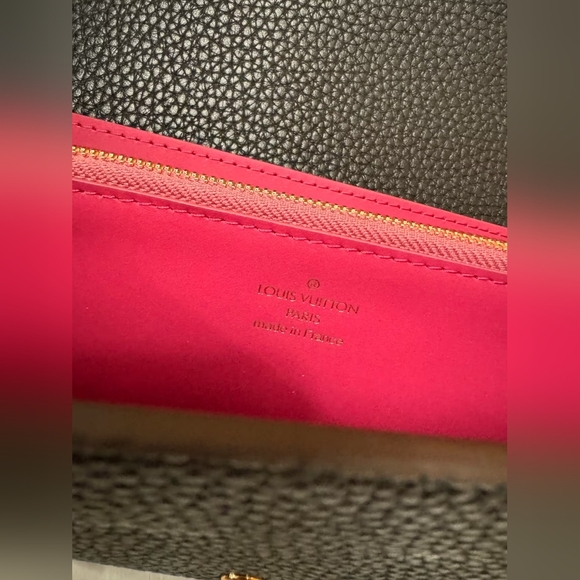 Louis Vuitton Capucines Wallet - Picture 7 of 7